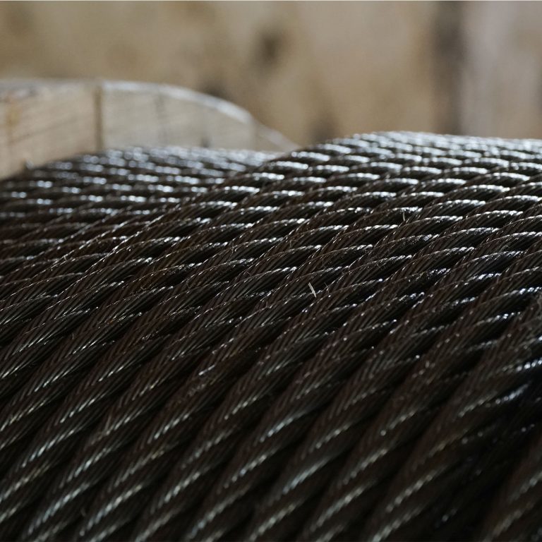 cabo de aço com laços